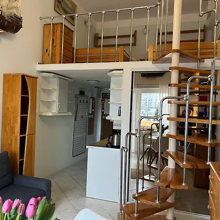 Statek 114-blisko Morza *