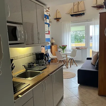 Statek 114-blisko Morza